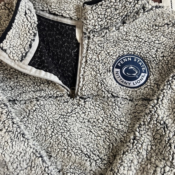 Super cute Penn state fuzzy pull over - Picture 3 of 4